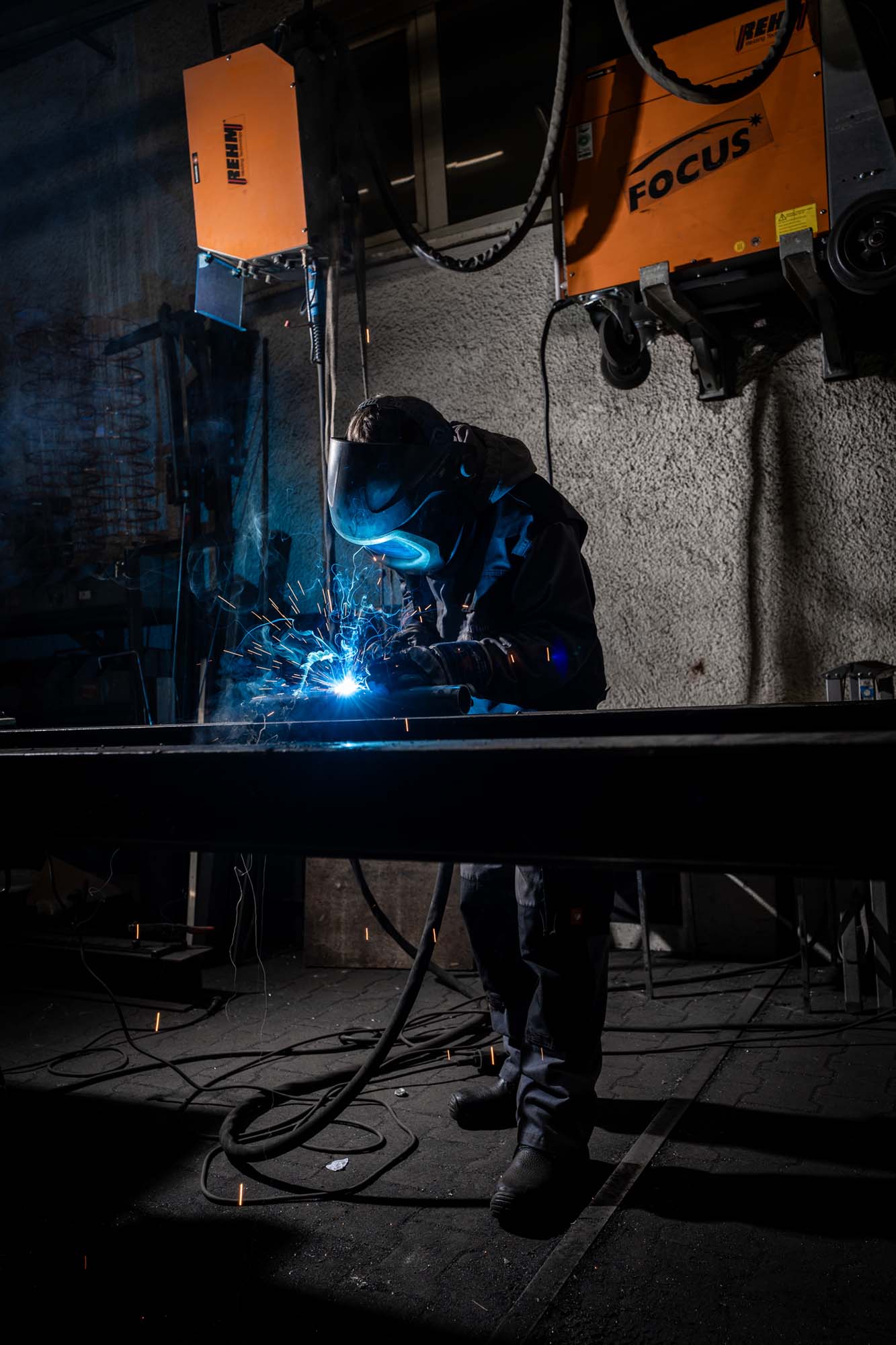 Metallbauer beim Schweißen